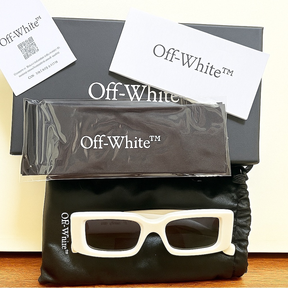 Off-White Arthur Women’s Sunglasses